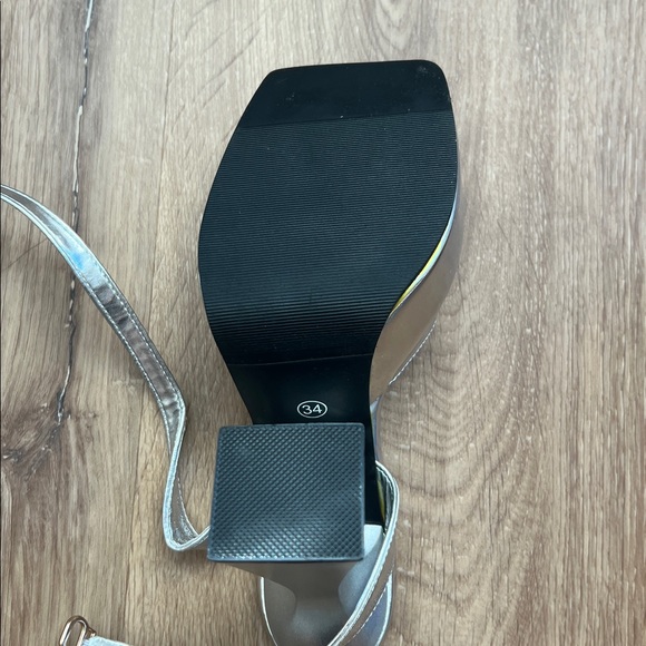 Silver Platform Heels - Picture 6 of 6